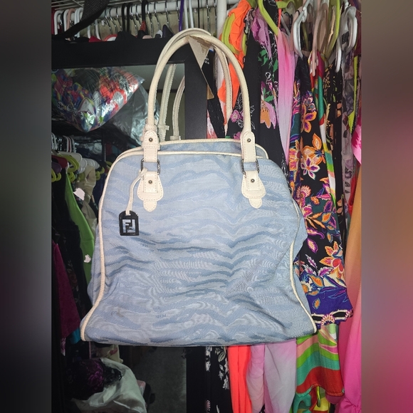 ๐๐๐๐NEED GONE TAKN OFFERS RARE vintage Authentic Tiger striped Fendi tote - Picture 2 of 14